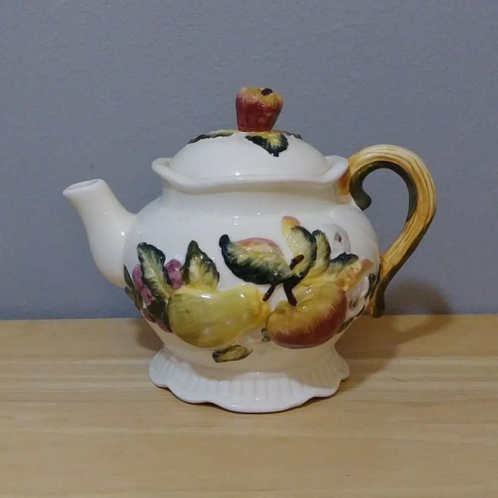 BICO China Harvest Fruit Berries Leaves Fall Ceramic Teapot